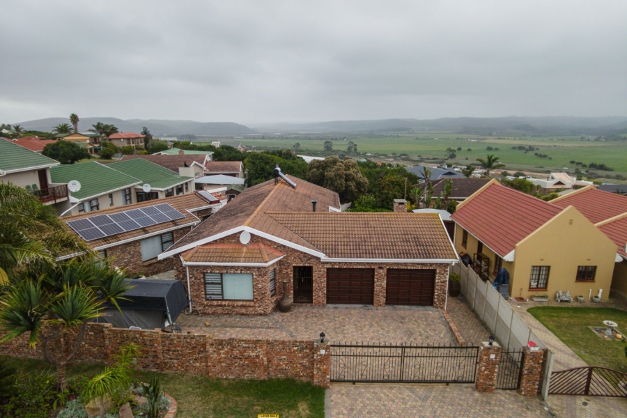 4 Bedroom Property for Sale in Fraaiuitsig Western Cape